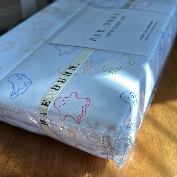 RAE DUNN 😱😱😱 👻TWIN GHOSTIES👻 ghosts Halloween sheet set NEW so adorable - Picture 8 of 8